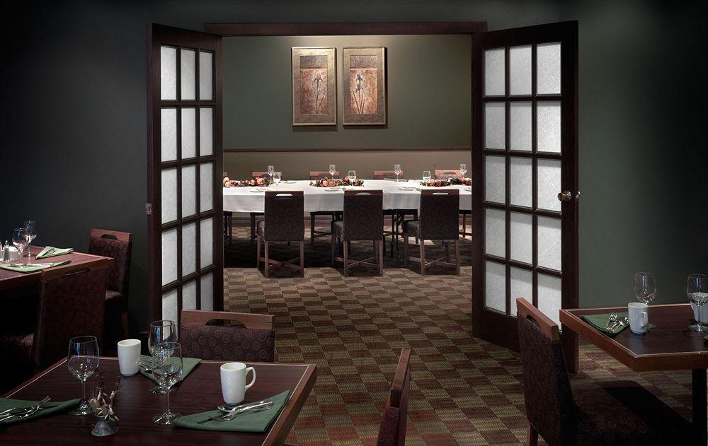 Delta Hotels by Marriott Winnipeg Restaurant bilde