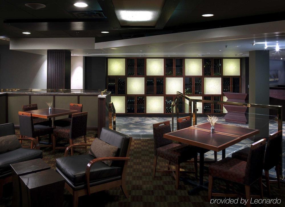 Delta Hotels by Marriott Winnipeg Restaurant bilde